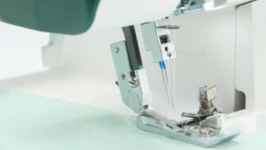Pfaff-admire3000-Serger-NeedleStopUp